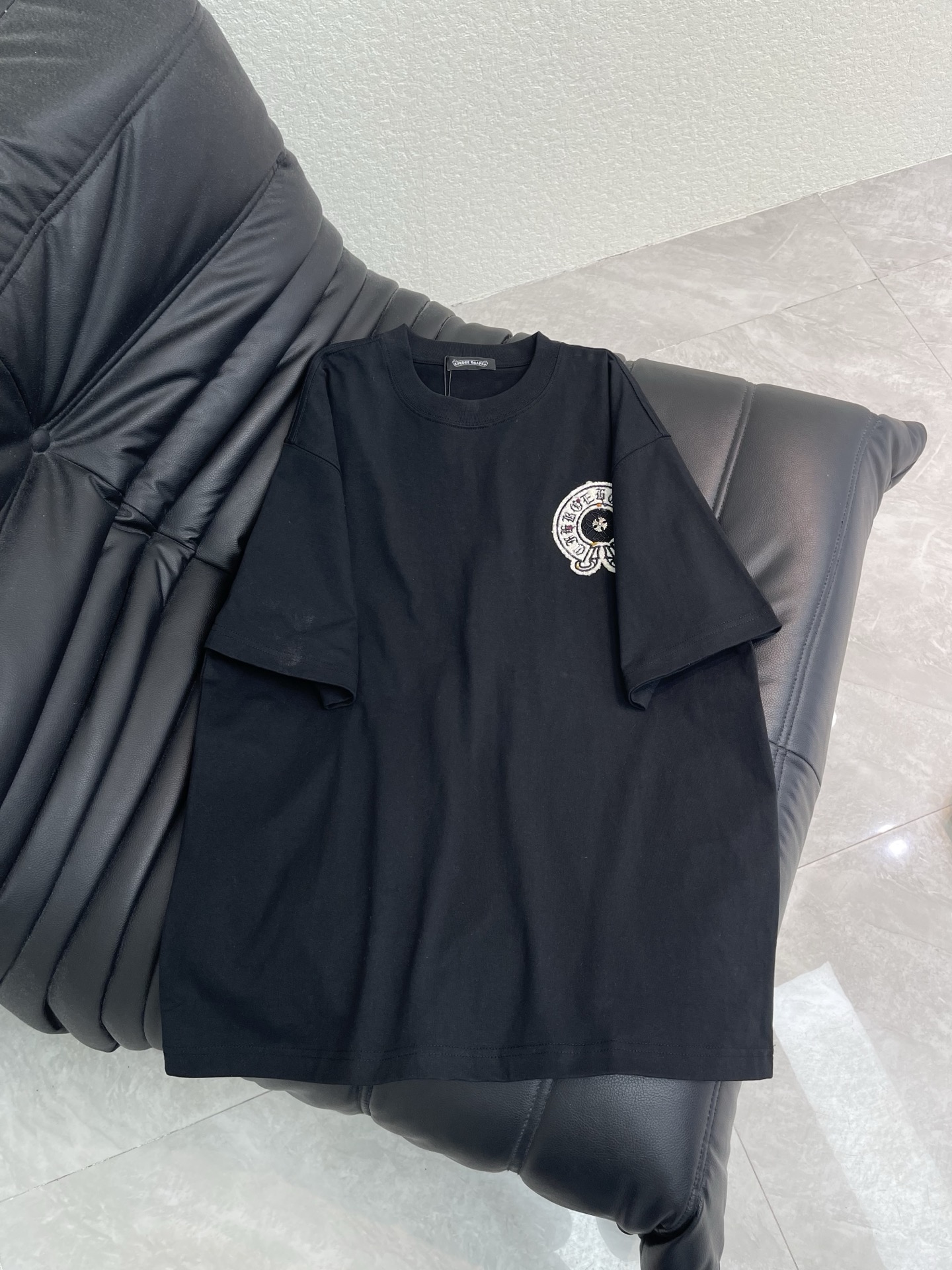 Women's short sleeves